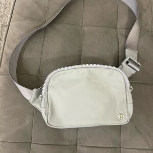 NWOT Lululemon belt bag
